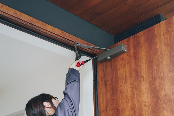 お客様がお困りの不具合をチェックする写真