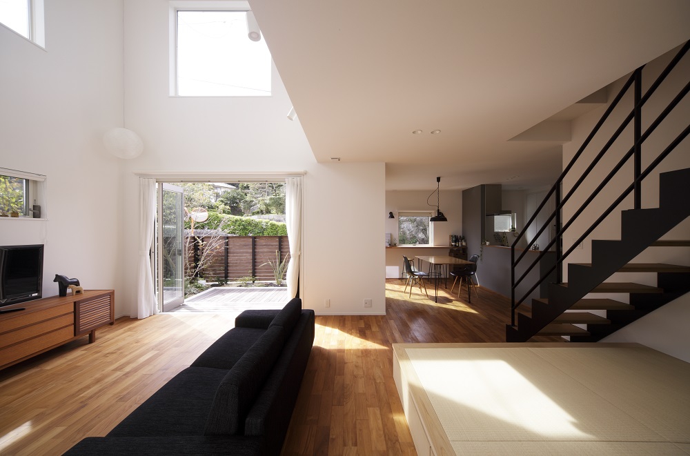 スタイリッシュにプライバシーを守る家