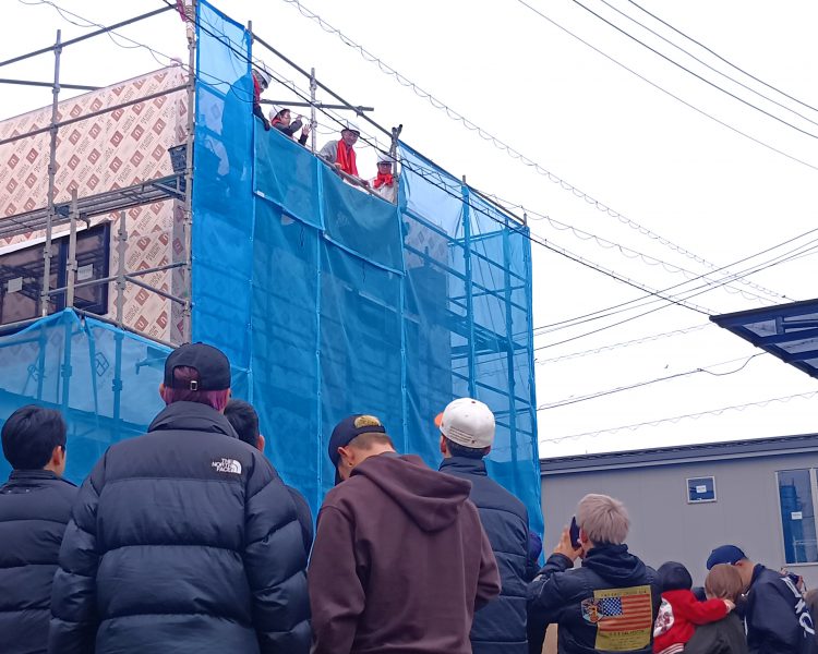 餅まきをしました