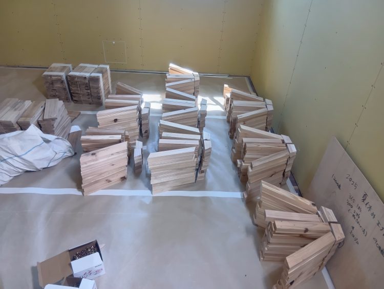 工作教室の家具製作準備